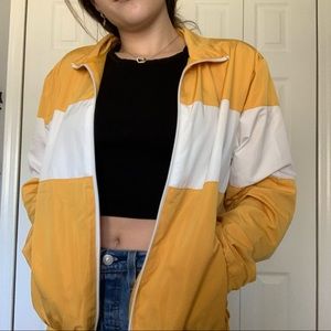 Retro gold/yellow windbreaker size medium